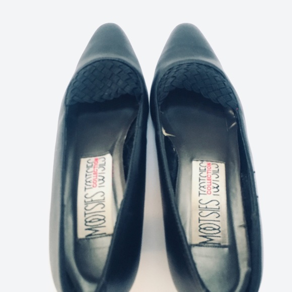 Black 2 inch heel Pump (Size 5.5) - Picture 7 of 7